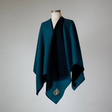 Load image into Gallery viewer, ADALIA JUNE – Cashmere Cape