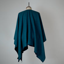 Load image into Gallery viewer, ADALIA JUNE – Cashmere Cape