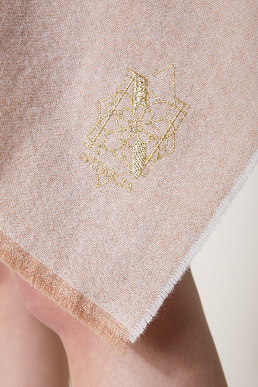 ADALIA Cashmere Cape — Creme