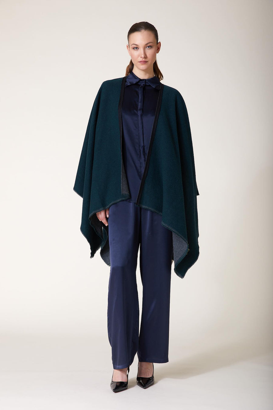 ADALIA Cape — Forest Green – Grey