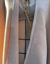 Load image into Gallery viewer, ADALIA ELEVEN – Cashmere Cape

